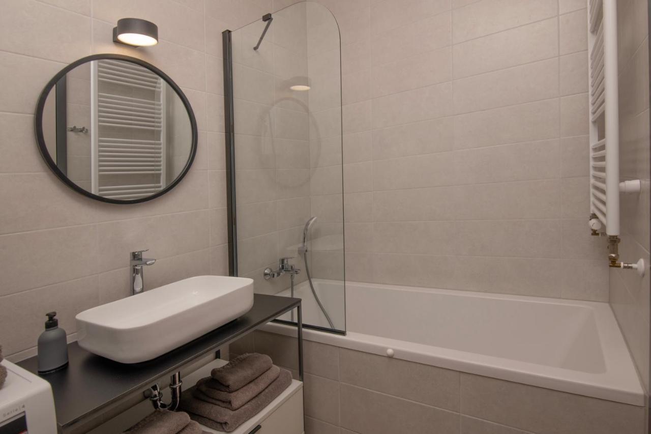 Family & Friends Pula - Top Floor - Free Parking Экстерьер фото